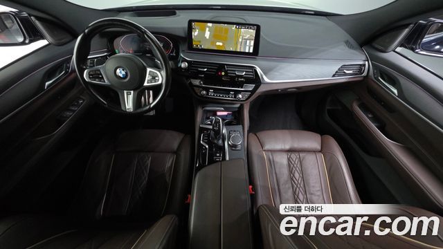 BMW Gran Turismo 2022 — photo 10