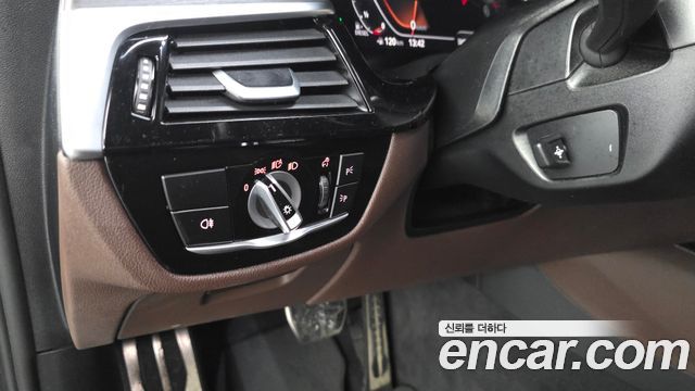 BMW Gran Turismo 2022 — photo 28