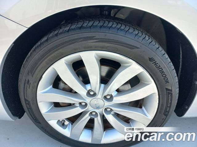 Kia Carens 2014 — photo 17