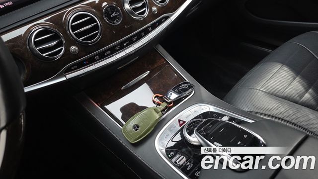 Mercedes-Benz S-Class 2019 — photo 23