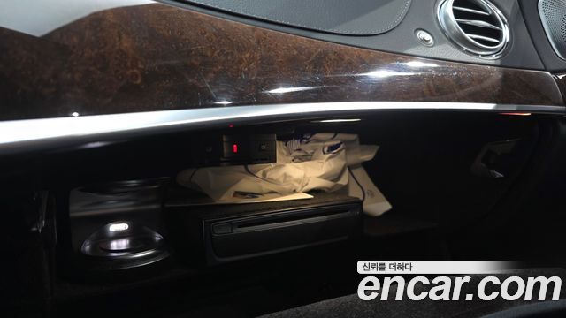 Mercedes-Benz S-Class 2019 — photo 32