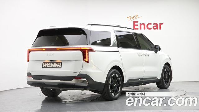 Kia Canival 2024 — photo 2