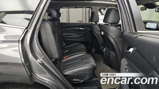 Hyundai Santafe 2022 — photo 18