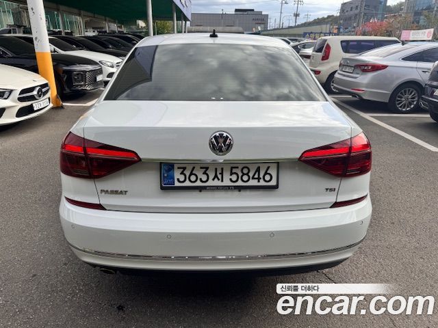 Volkswagen Passat 2018 — photo 4