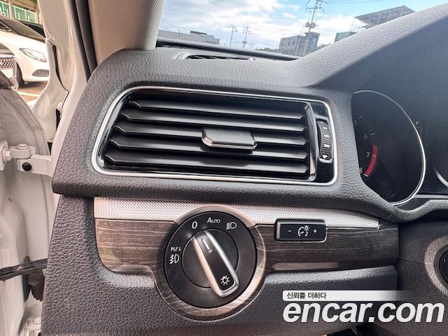 Volkswagen Passat 2018 — photo 12