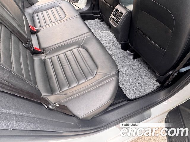 Volkswagen Passat 2018 — photo 18