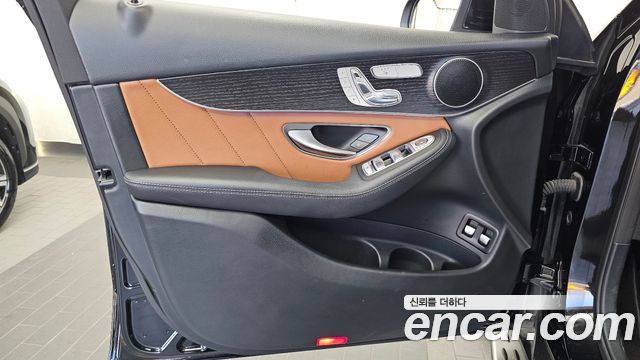 Mercedes-Benz GLC-Class 2021 — photo 14