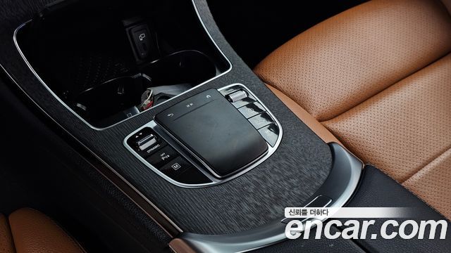 Mercedes-Benz GLC-Class 2021 — photo 32