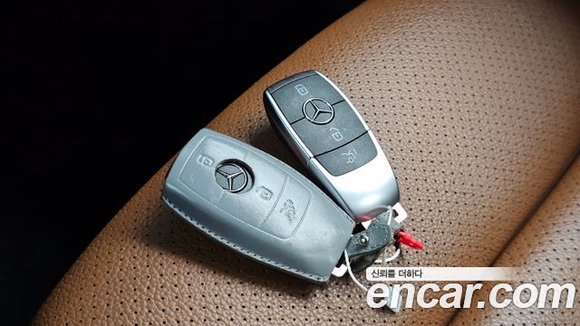 Mercedes-Benz GLC-Class 2021 — photo 33