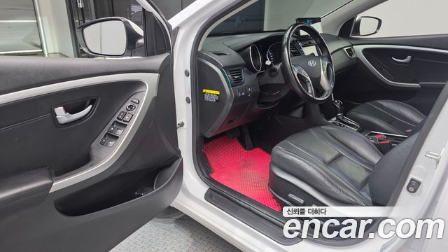 Hyundai i30 2015 — photo 13