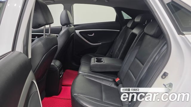 Hyundai i30 2015 — photo 18
