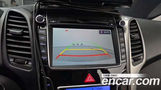 Hyundai i30 2015 — photo 21