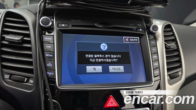 Hyundai i30 2015 — photo 22