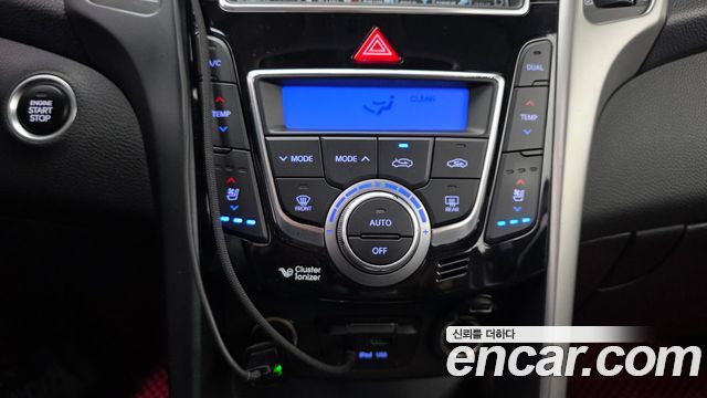Hyundai i30 2015 — photo 24