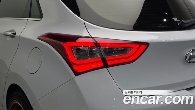 Hyundai i30 2015 — photo 9