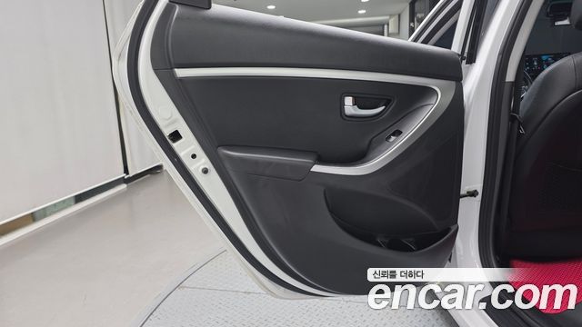 Hyundai i30 2015 — photo 15