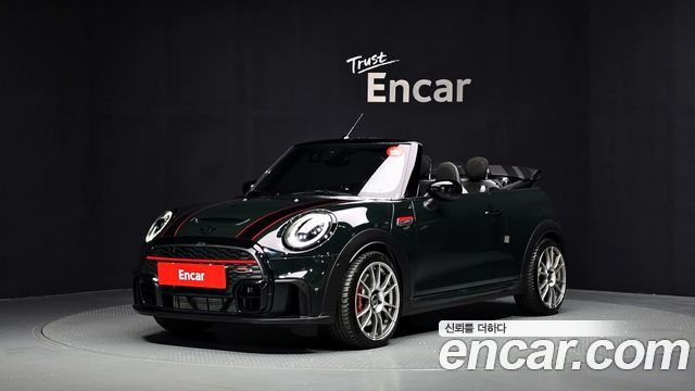 Mini Cooper Convertible 2023 — photo 1