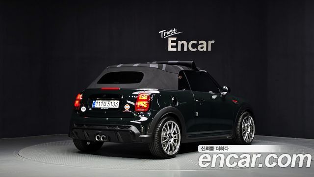 Mini Cooper Convertible 2023 — photo 2