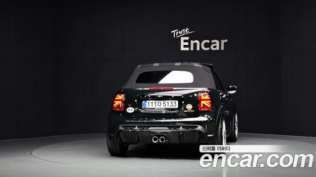Mini Cooper Convertible 2023 — photo 4