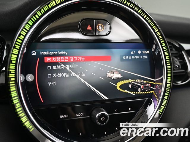 Mini Cooper Convertible 2023 — photo 21