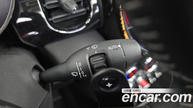 Mini Cooper Convertible 2023 — photo 30