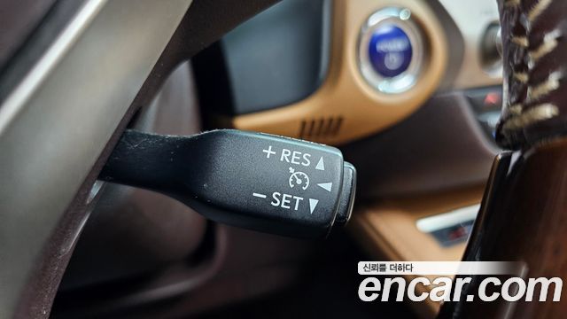 Lexus ES 2017 — photo 16