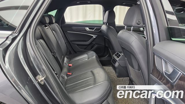 Audi A6 2021 — photo 17