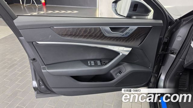 Audi A6 2021 — photo 14