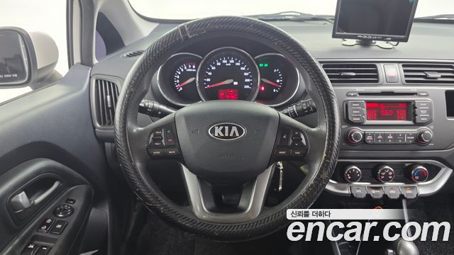 Kia pride 2013 — photo 13