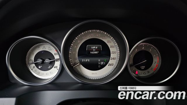 Mercedes-Benz E-Class 2016 — photo 8