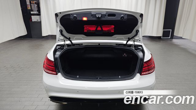 Mercedes-Benz E-Class 2016 — photo 20