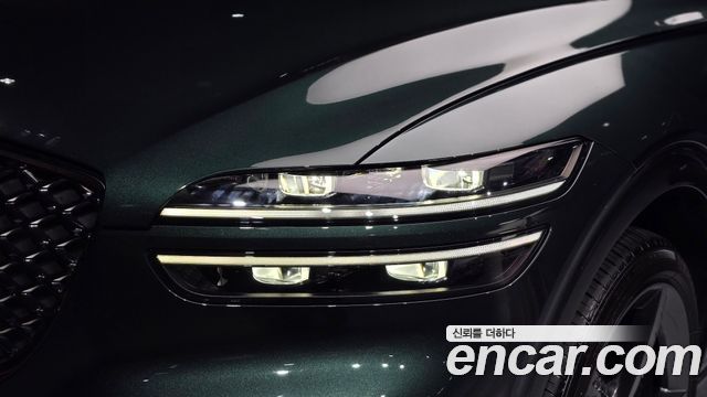 Genesis GV70 2023 — photo 8