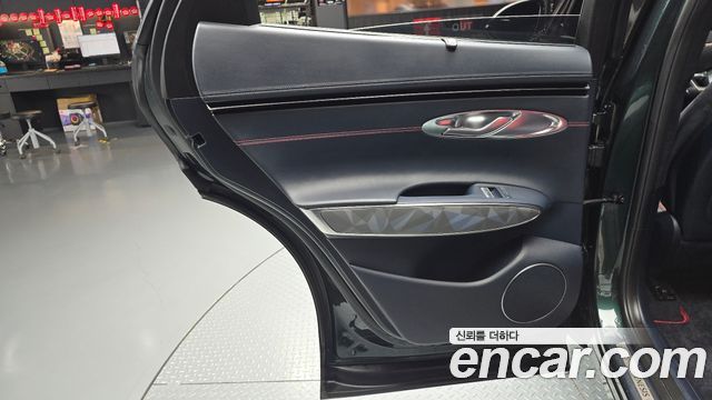 Genesis GV70 2023 — photo 15