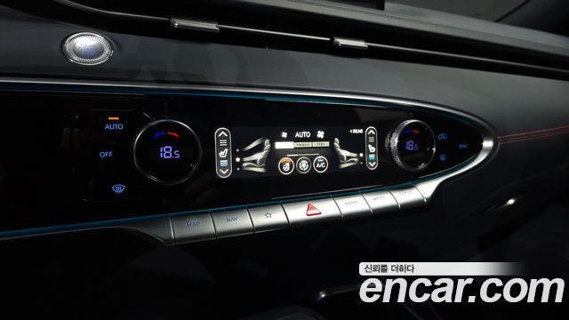 Genesis GV70 2023 — photo 27