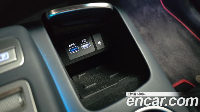 Genesis GV70 2023 — photo 28