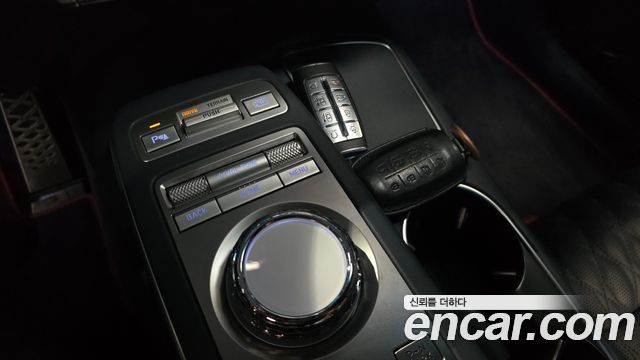 Genesis GV70 2023 — photo 29