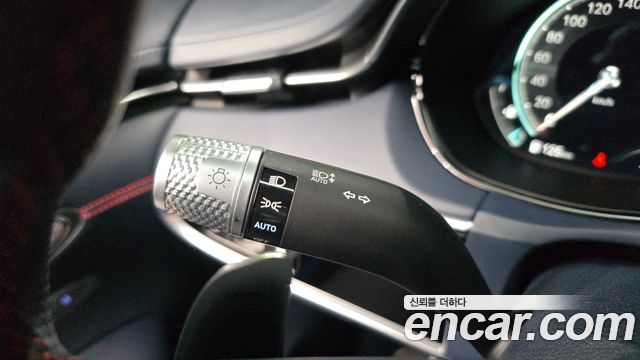 Genesis GV70 2023 — photo 33