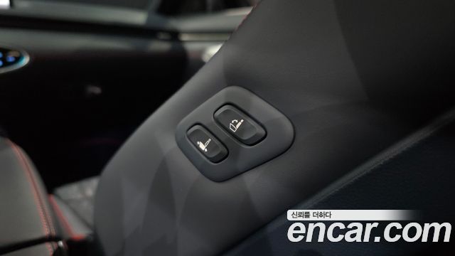 Genesis GV70 2023 — photo 38