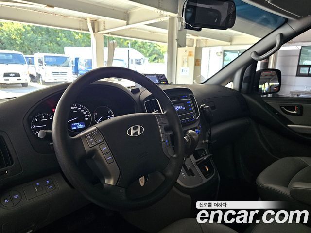 Hyundai Starex 2016 — photo 9