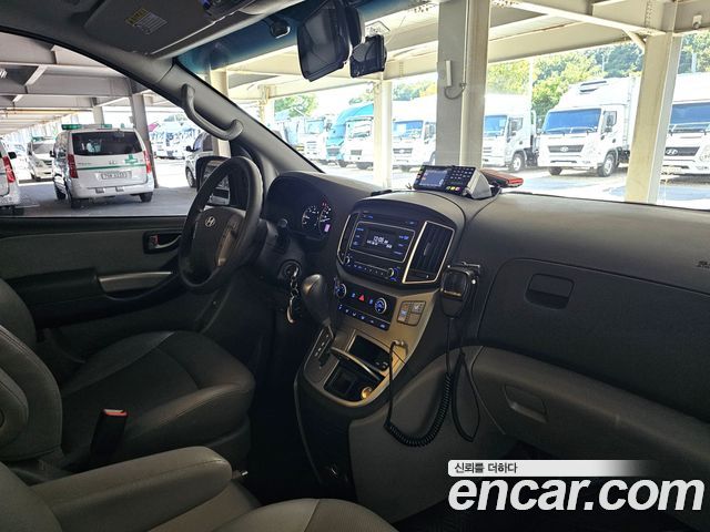 Hyundai Starex 2016 — photo 10