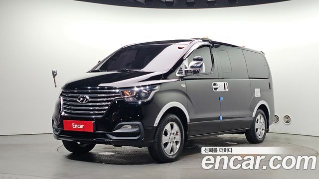 Hyundai Starex 2019 — photo 1