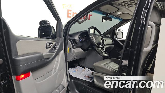 Hyundai Starex 2019 — photo 13