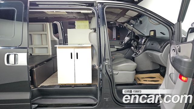 Hyundai Starex 2019 — photo 18