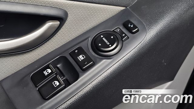 Hyundai Starex 2019 — photo 19