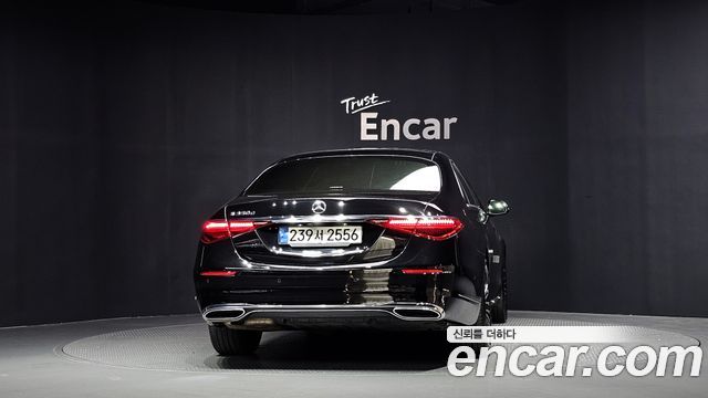 Mercedes-Benz S-Class 2022 — photo 4