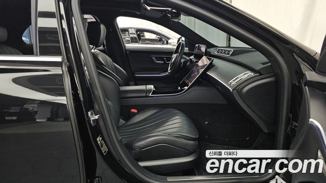 Mercedes-Benz S-Class 2022 — photo 17