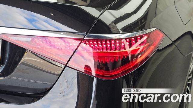Mercedes-Benz S-Class 2022 — photo 9