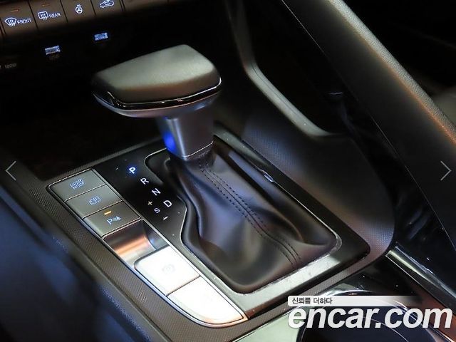 Hyundai AVANTE 2021 — photo 12