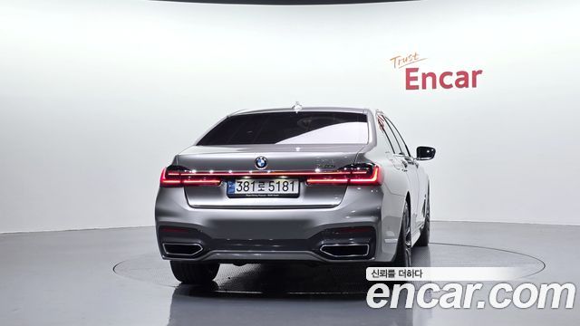 BMW 7-Series 2022 — photo 4