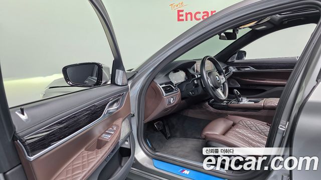 BMW 7-Series 2022 — photo 13
